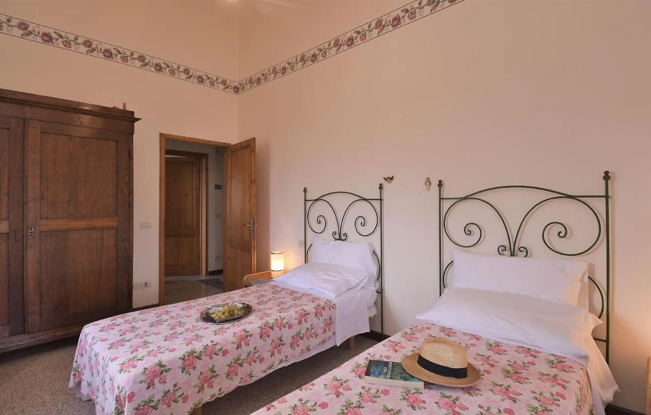Villa Montalbano 12 Черрето-Гвиди 0*,  Италия
