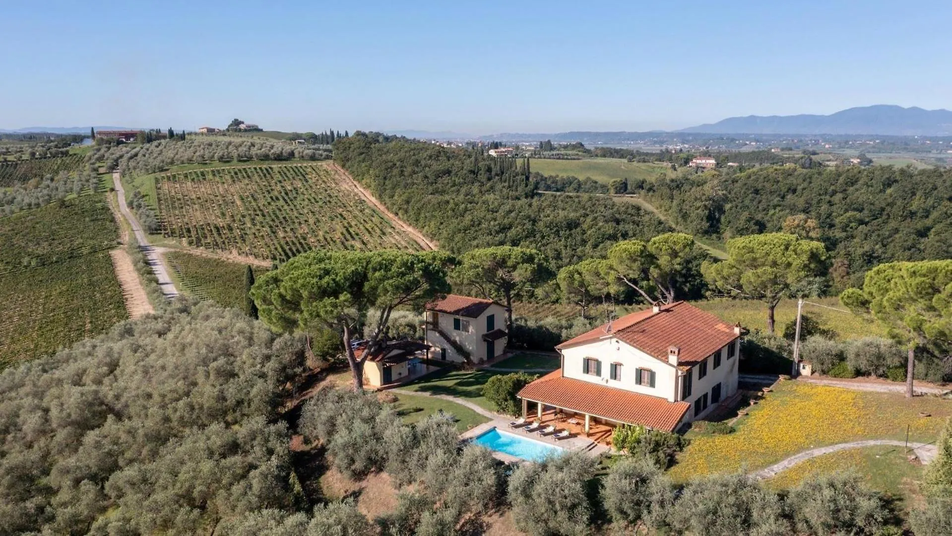 Villa Montalbano 12 Черрето-Гвиди 0*,